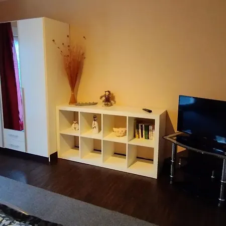 Gaeste Und Monteurwohnung 2 Schlafzimmer Und Parkplatz *