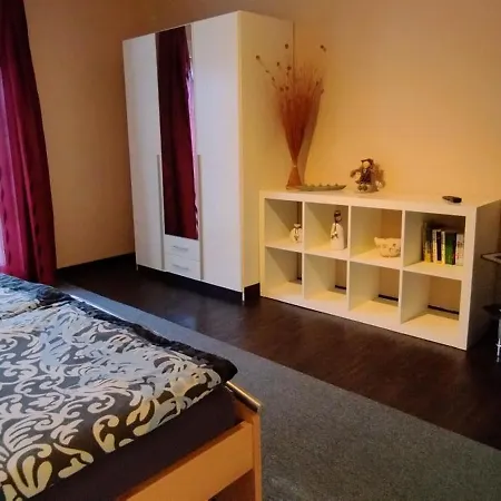 Goerlitz- Monteurunterkunft-Monteurwohnung Mit 2 Schlafzimmern Und Parkplatz Apartment *