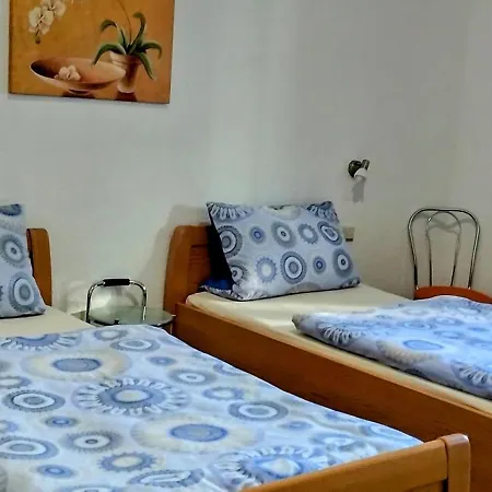 Goerlitz- Monteurunterkunft-Monteurwohnung Mit 2 Schlafzimmern Und Parkplatz * Gorlitz